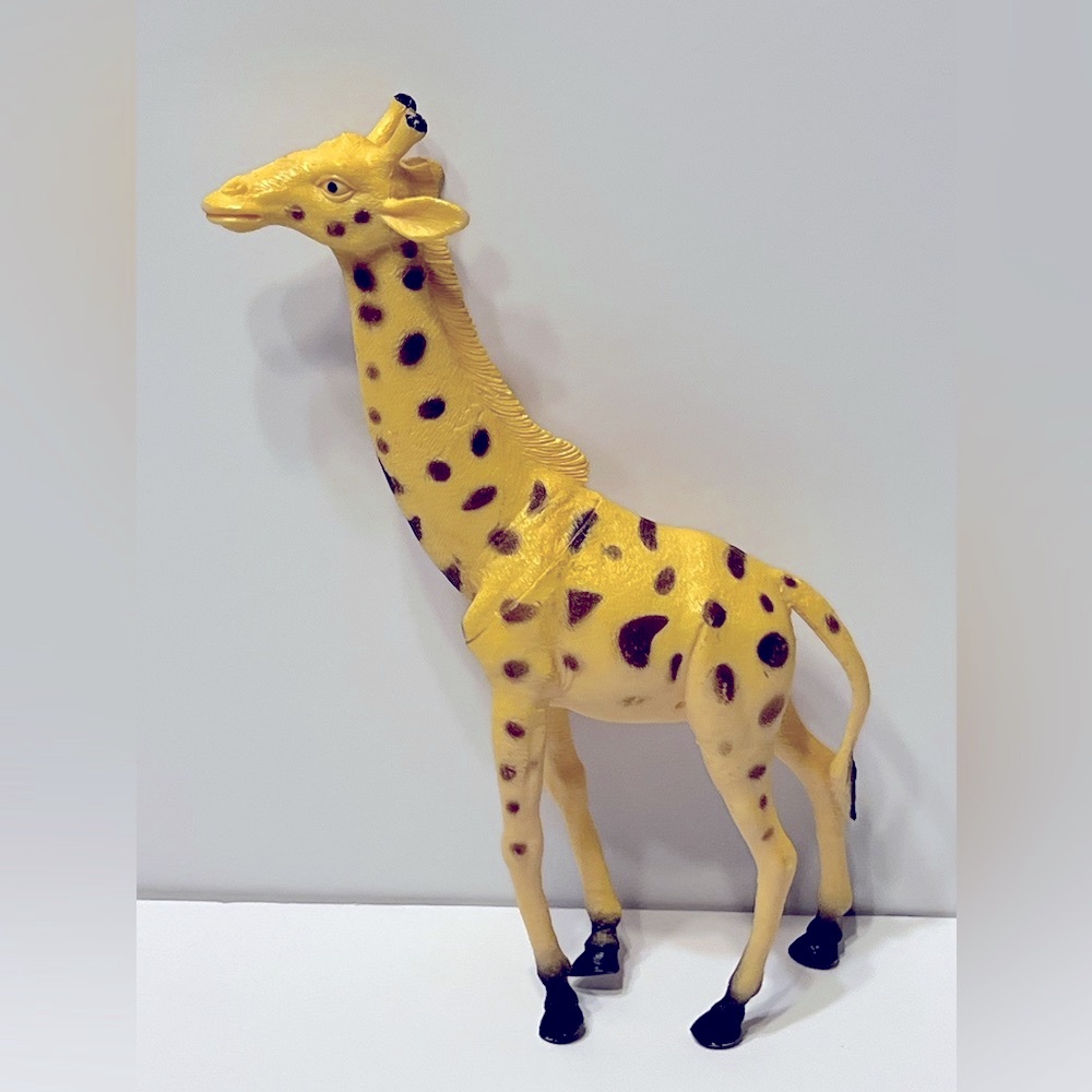 Boley Realistic Spotted Giraffe Toy Figurine - Decorative Home Accent